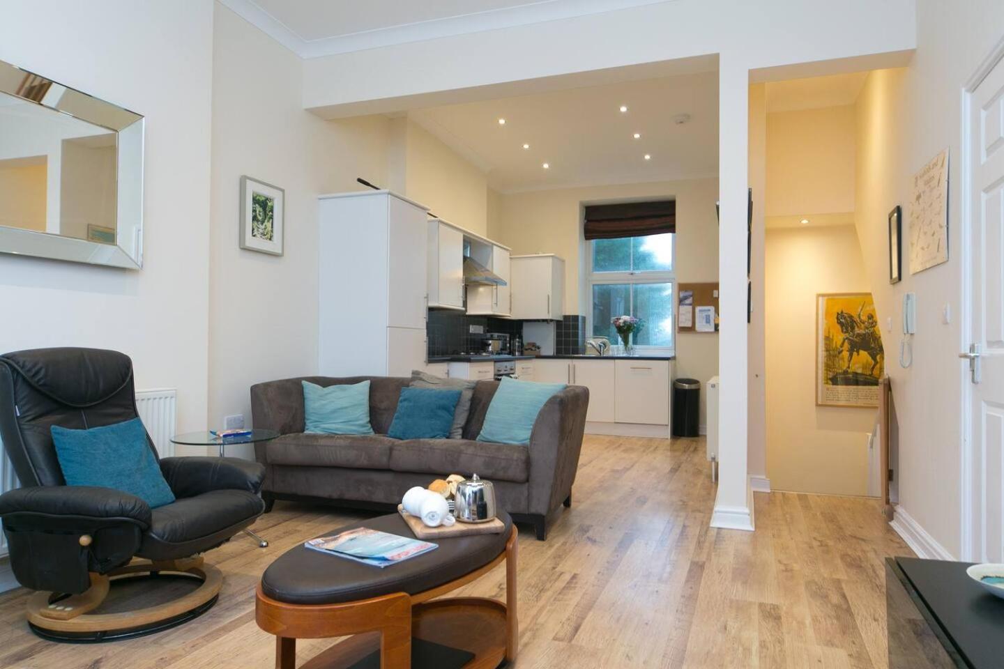 Pass The Keys Hafan Stylish 2 Bedroom Sea View Apartment Pwllheli Exteriér fotografie