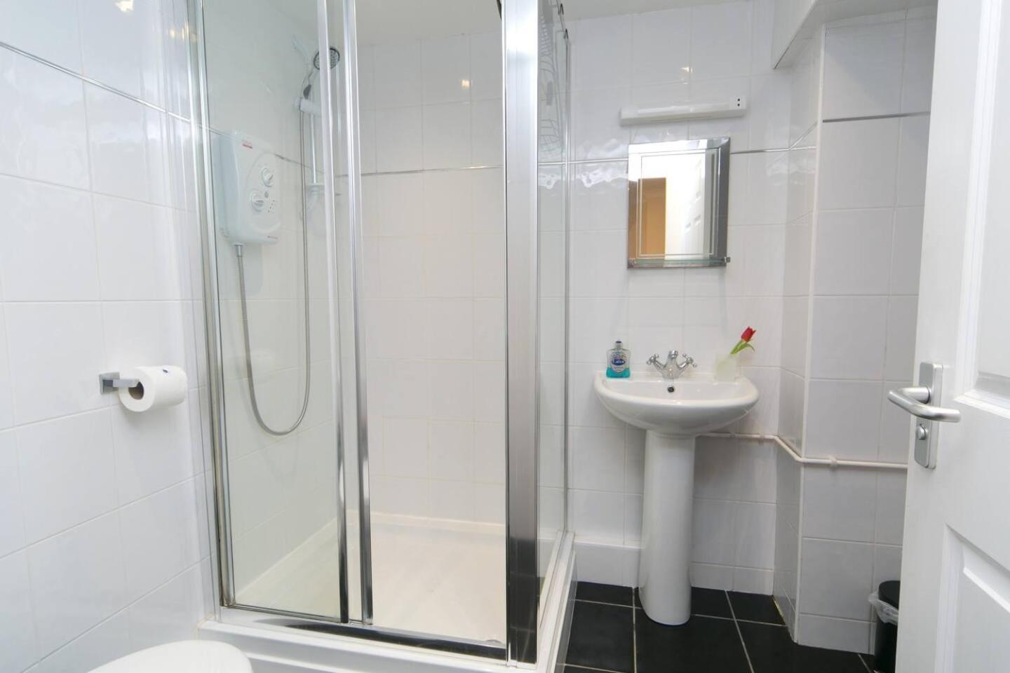 Pass The Keys Hafan Stylish 2 Bedroom Sea View Apartment Pwllheli Exteriér fotografie