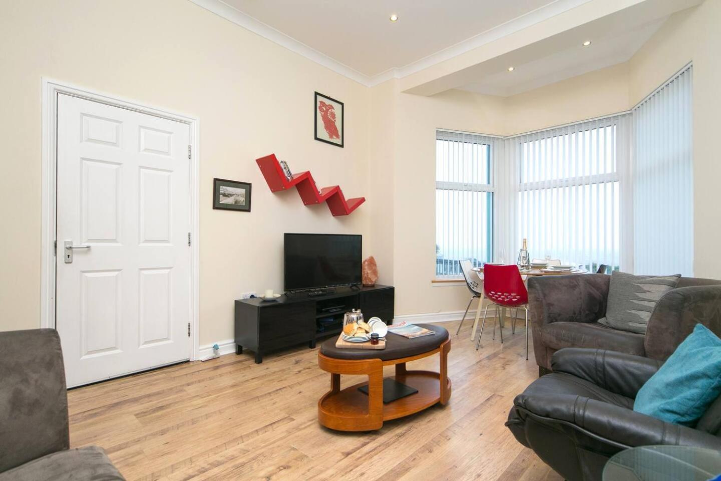Pass The Keys Hafan Stylish 2 Bedroom Sea View Apartment Pwllheli Exteriér fotografie